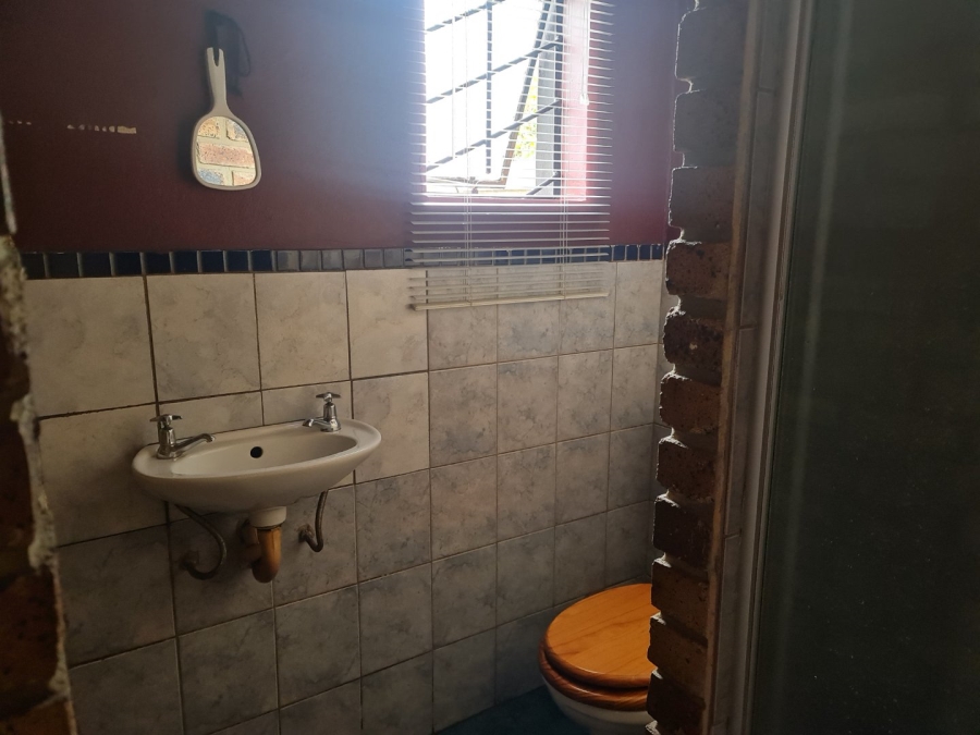 2 Bedroom Property for Sale in Oos Einde North West